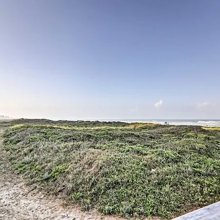 Beach Haven With Shared Amenities - Steps To Beach!